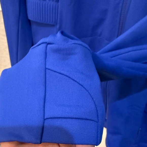 Fabletics Trinity Blue Cold Weather Performance Jacket Size Large NWT - Picture 5 of 13